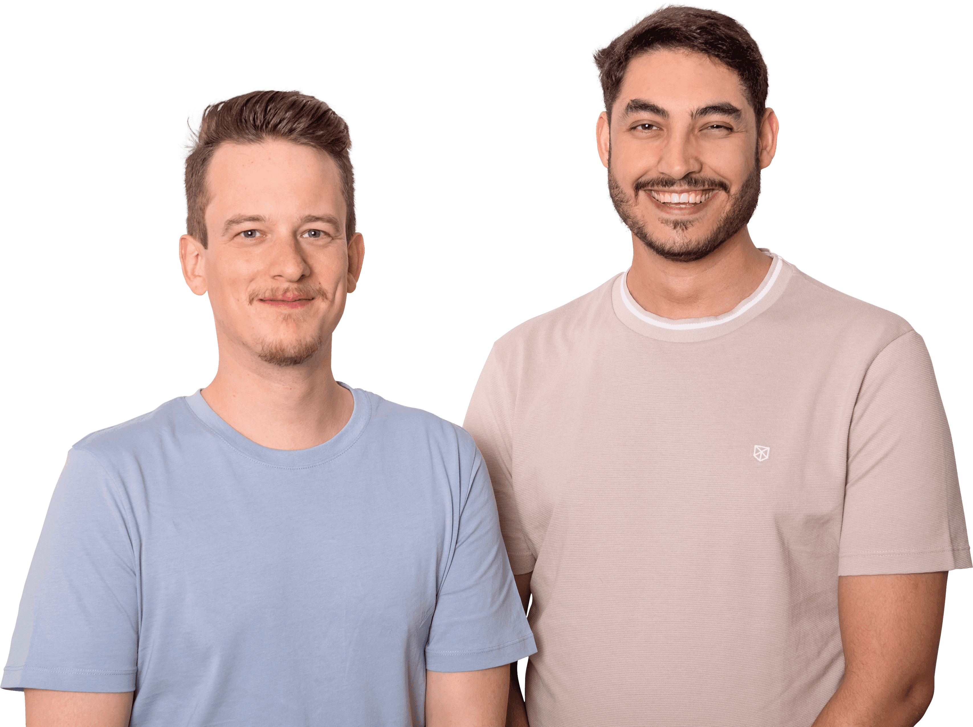 Fabian und Firat in lockerer Kleidung
